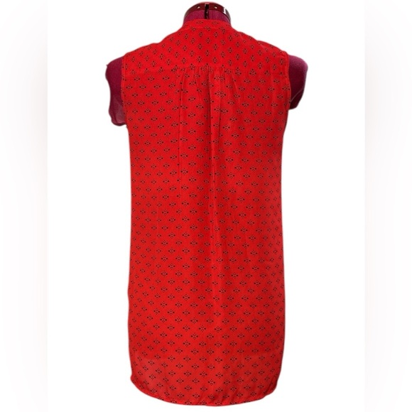 Alfred Sung sleevess pleated front back yoke and gathers black dot print - Picture 3 of 6